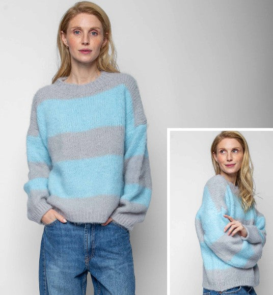 Emily van den Bergh Da Strickjacke